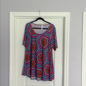 Lularoe women’s top